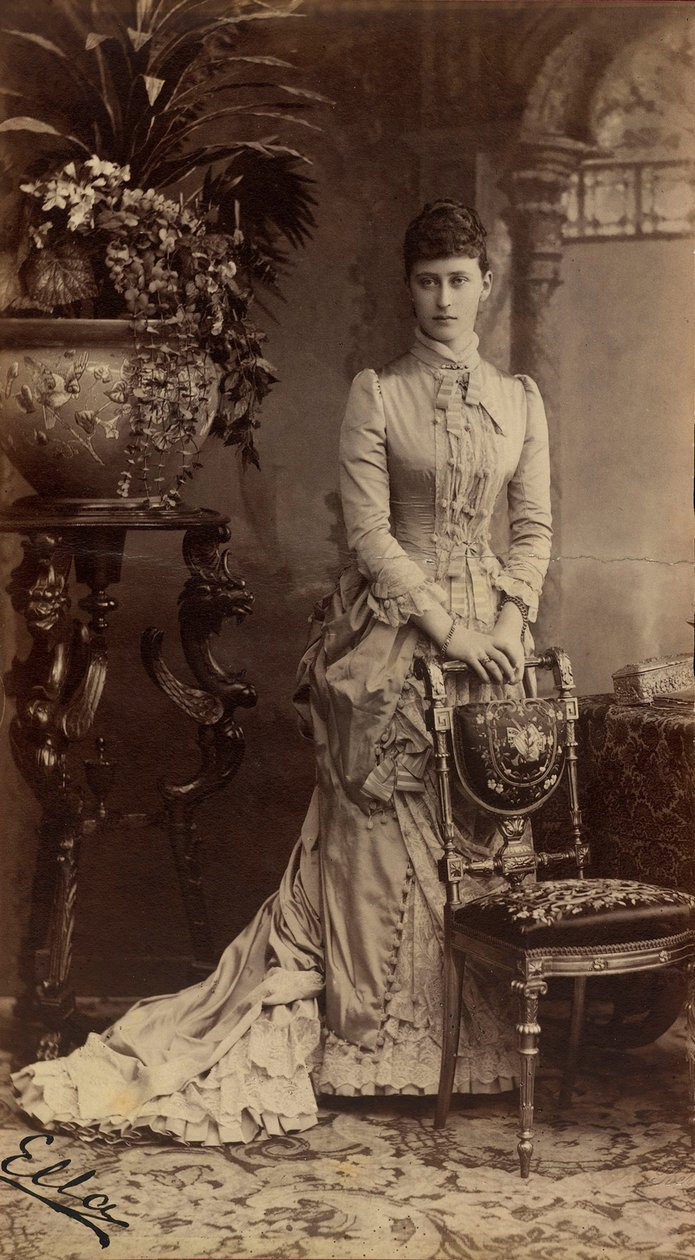 Elisabeth Fiodorovna de Russie (szül. Elisabeth de Hesse Darmstadt) – Erzsébet Fjodorovna nagyhercegnő (1864-1918), Erzsébet hesseni hercegnő és a rajnai hercegnő portréja, Bergamasco, Károly (Karl) (1830-1896) portréja. Albumin Photo, 1884 körül. Orosz ál alkotó: Charles Bergamasco