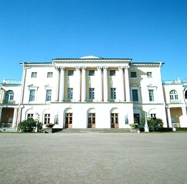 A Cour dHonneur homlokzata alkotó: Charles Cameron