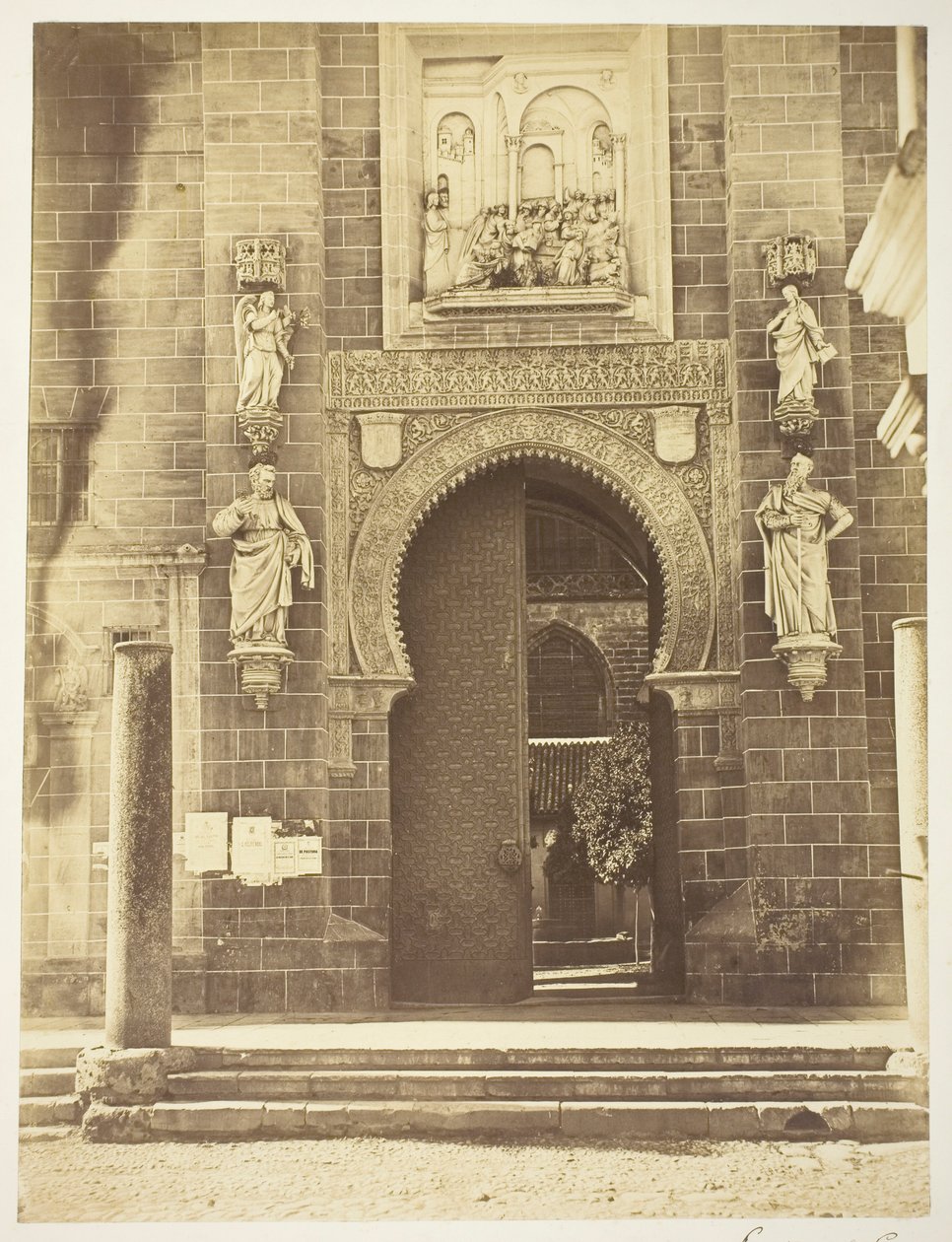A megbocsátás ajtója, sevillai katedrális alkotó: Charles Clifford