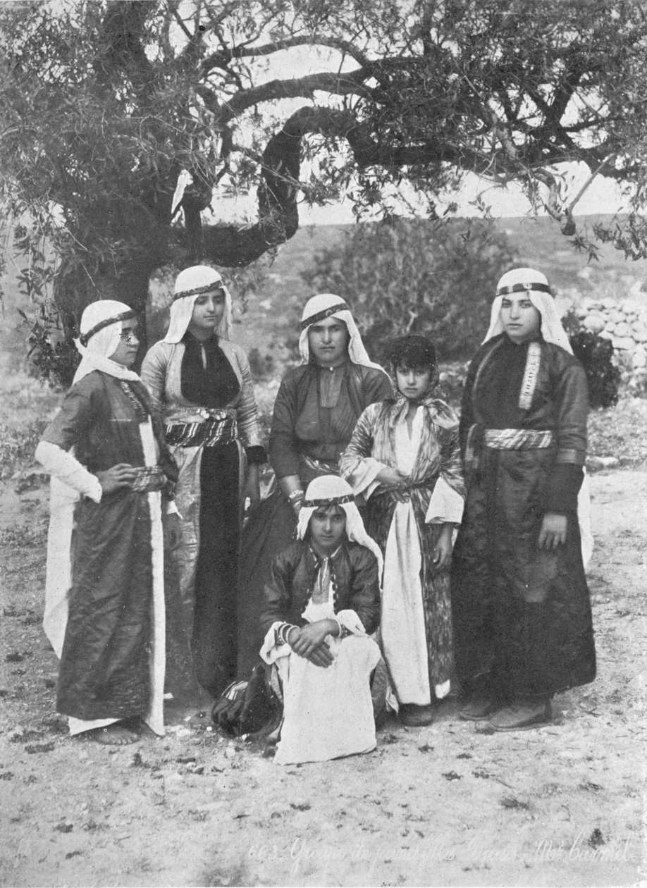 Druse Ladies csoport, c1913 alkotó: Charles J. S. Makin