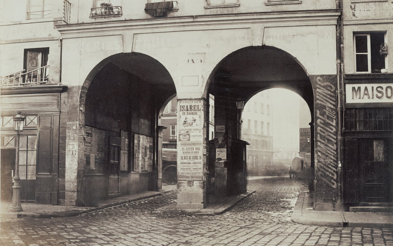 Les Deux-Portes. Kilátás a Rue des Innocents felől a Rue de la Ferronnerie irányába. alkotó: Charles Marville