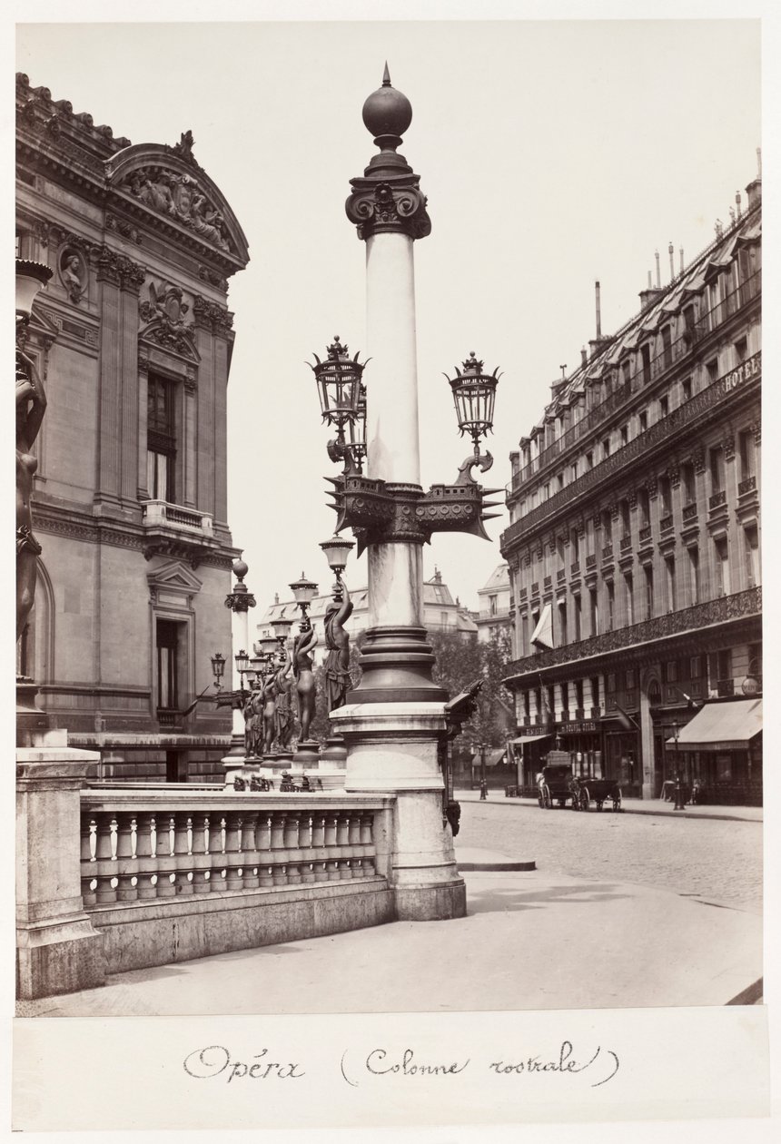 Opéra rostralis oszlop, c. 1875. alkotó: Charles Marville