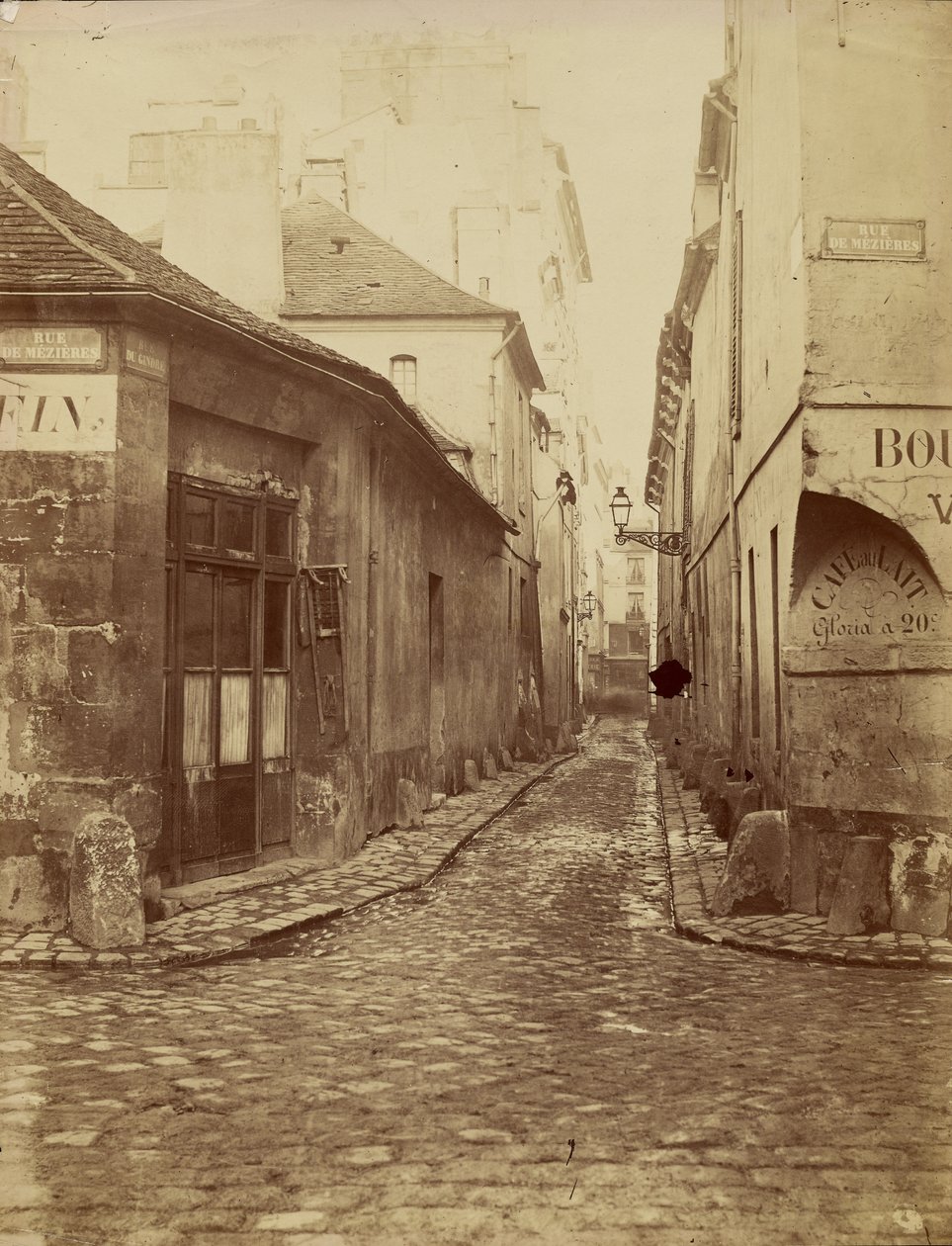 Rue du Gindre (a Rue Madame része). Kilátás a Rue de Mézières felől a Rue du Vieux-Colombier irányába. alkotó: Charles Marville