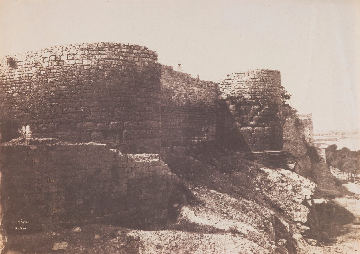 Arles: római városfalak alkotó: Charles Nègre