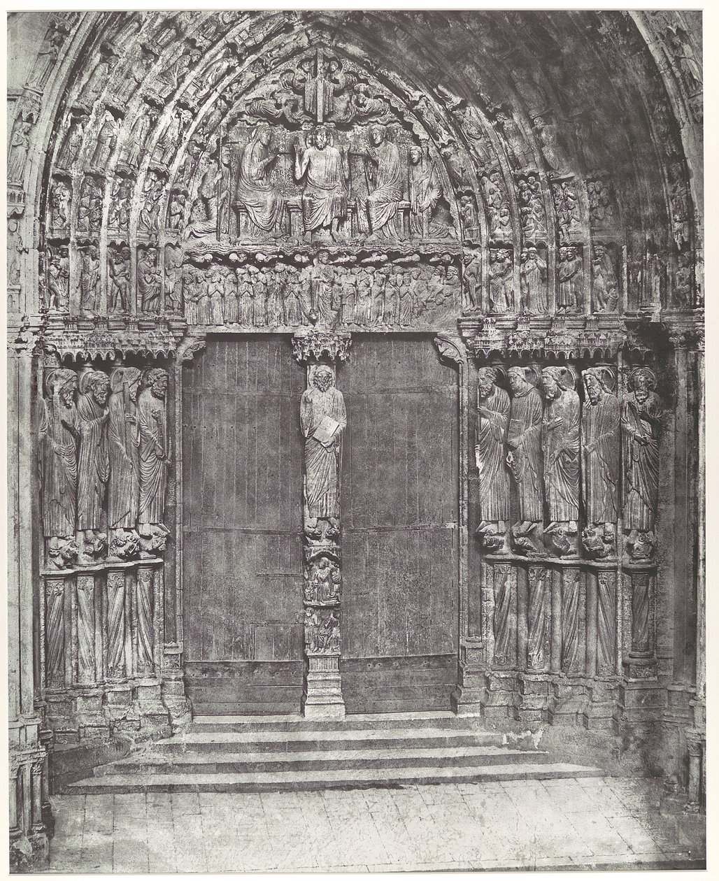 Chartres-i székesegyház, a déli kereszthajó központi kapuja; Az utolsó ítélet alkotó: Charles Nègre