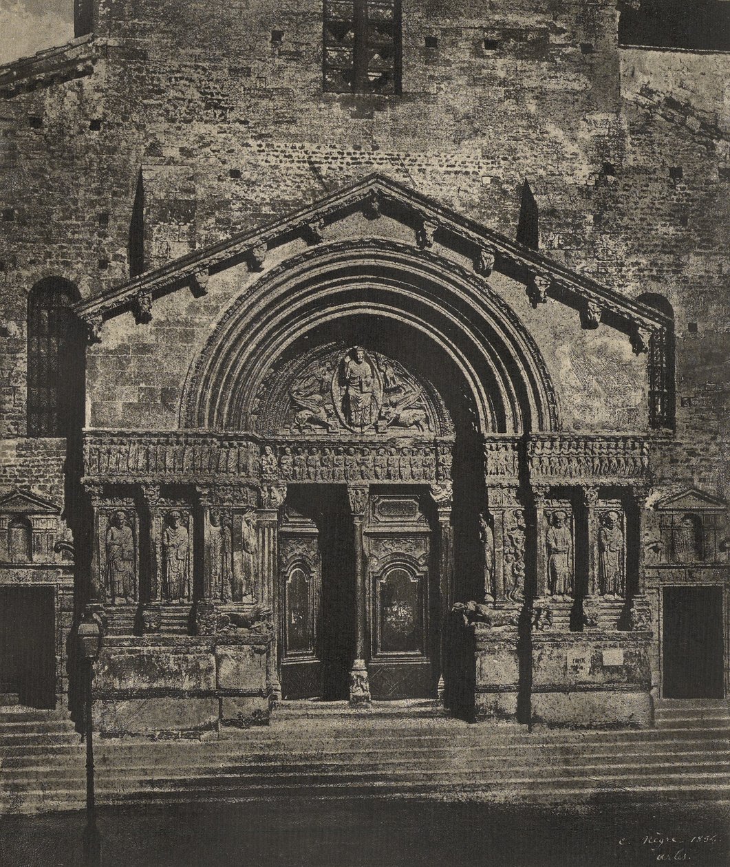 Az arles-i Saint-Trophime kapuzata alkotó: Charles Nègre