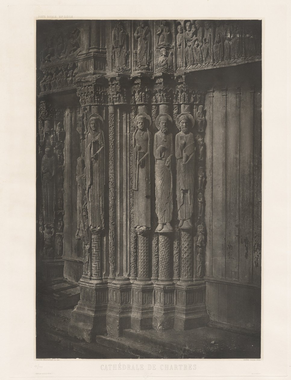 XIII. tábla – Chartres-i katedrális, szoboroszlopok a királyi bejárat központi ajtajában (XIII. tábla – Chartres-i székesegyház, szoboroszlopok a királyi bejárat központi ajtajában) alkotó: Charles Nègre, André Jammes
