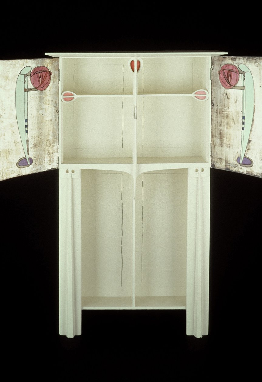 Fehér szekrény Mrs. Rowat számára, 1902 (fa, ólomüveg, zománc) alkotó: Charles Rennie Mackintosh