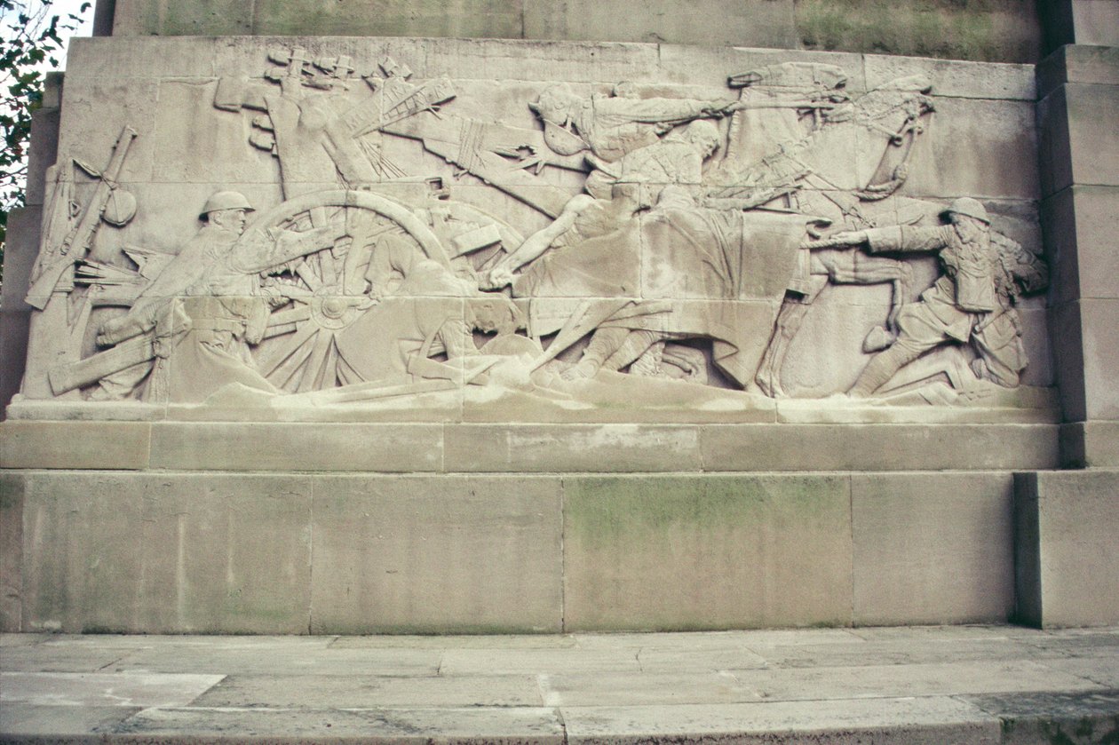Részlet a Királyi Tüzérségi Emlékműből 1914-18, 1925 (Portland kő) alkotó: Charles Sergeant Jagger