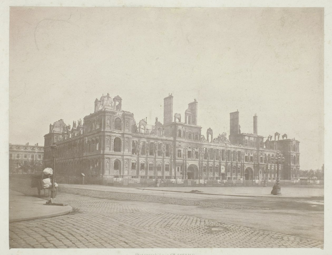 Párizs tűz (A városháza homlokzata), a "Paris Incendié" sorozatból. alkotó: Charles Soulier