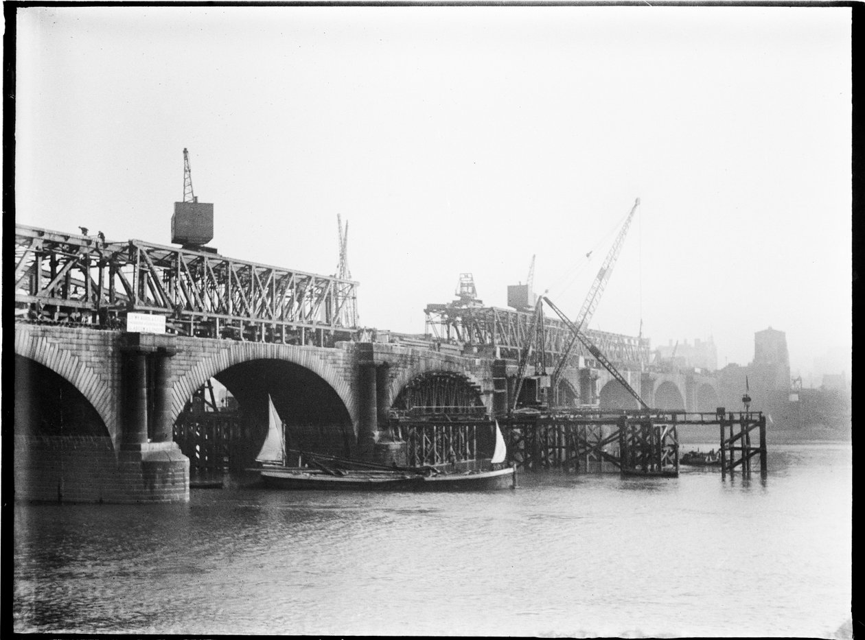A Waterloo híd lebontása, Westminster városa, Nagy-Londoni Hatóság, 1936. alkotó: Charles William Prickett