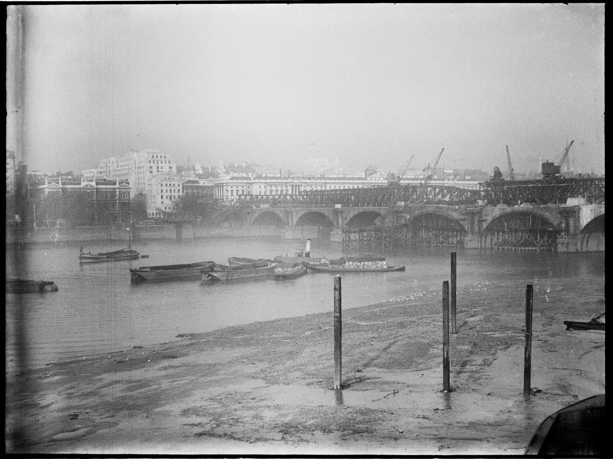 A Waterloo híd lebontása, Westminster városa, Nagy-Londoni Hatóság, 1936. alkotó: Charles William Prickett