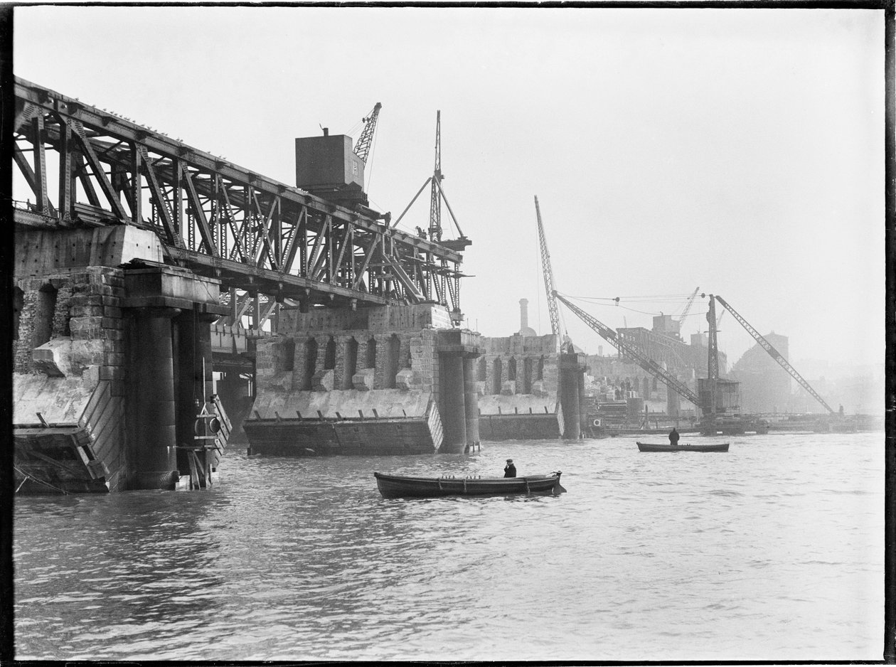 A Waterloo híd lebontása, Lambeth, Greater London Authority, 1936. alkotó: Charles William Prickett