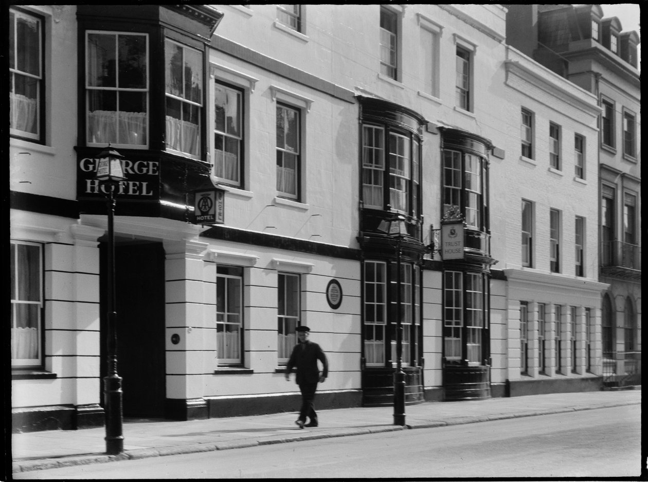 George Hotel, High Street, Portsmouth, 1930-as évek. alkotó: Charles William Prickett