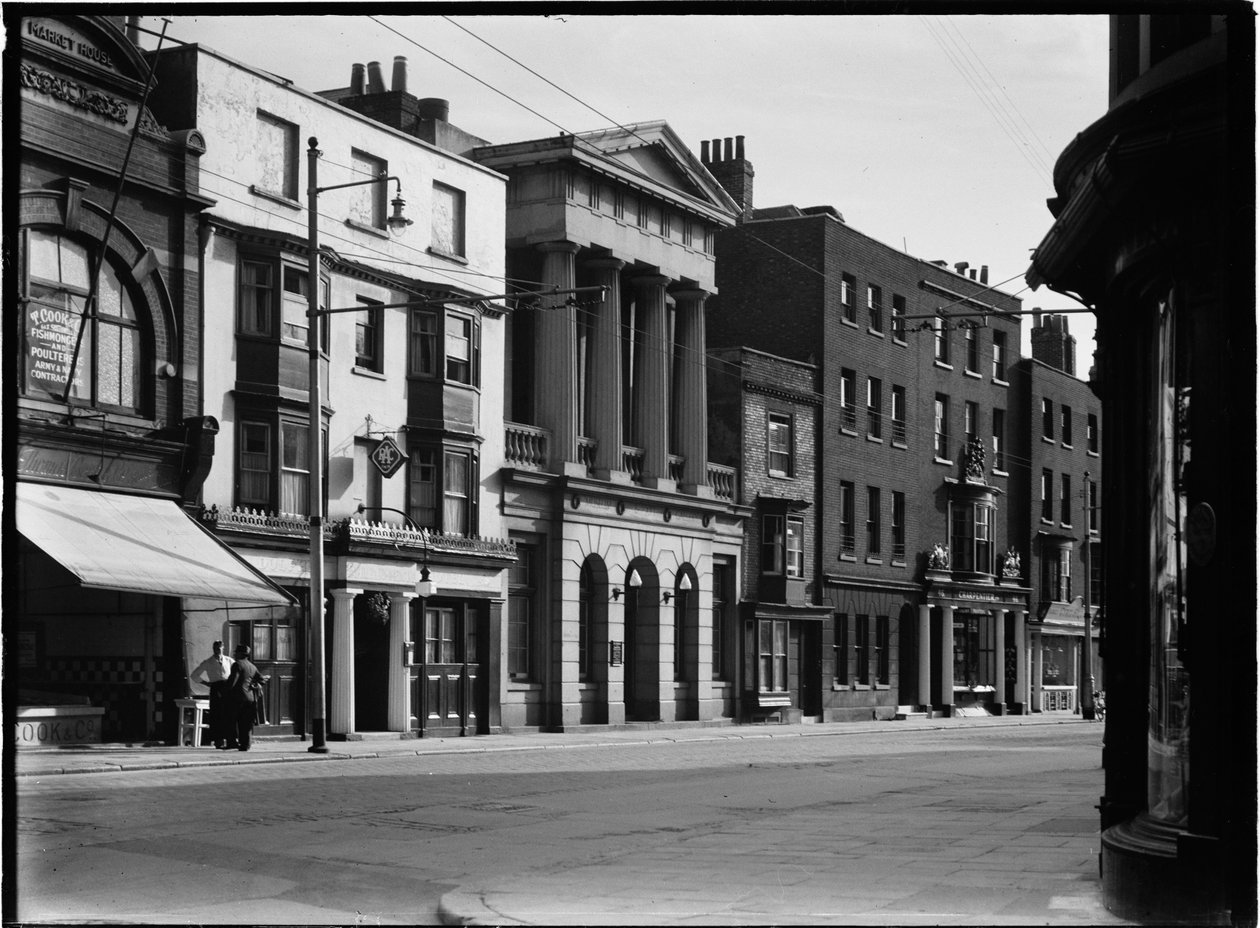 High Street, Portsmouth városa, 1930-as évek. alkotó: Charles William Prickett