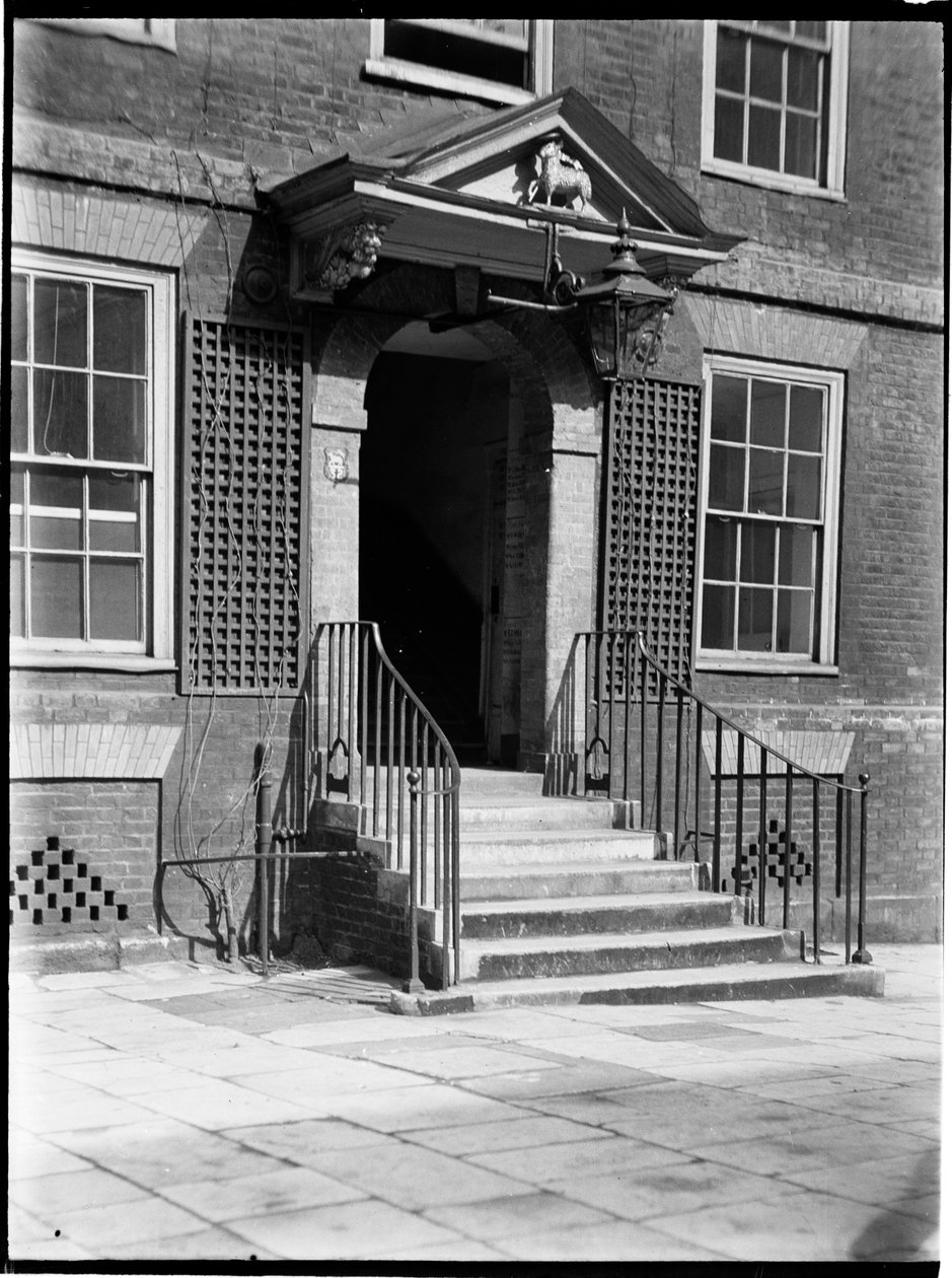 Lamb Building, Church Court, Temple, City of London, Greater London Authority, 1930-as évek. alkotó: Charles William Prickett
