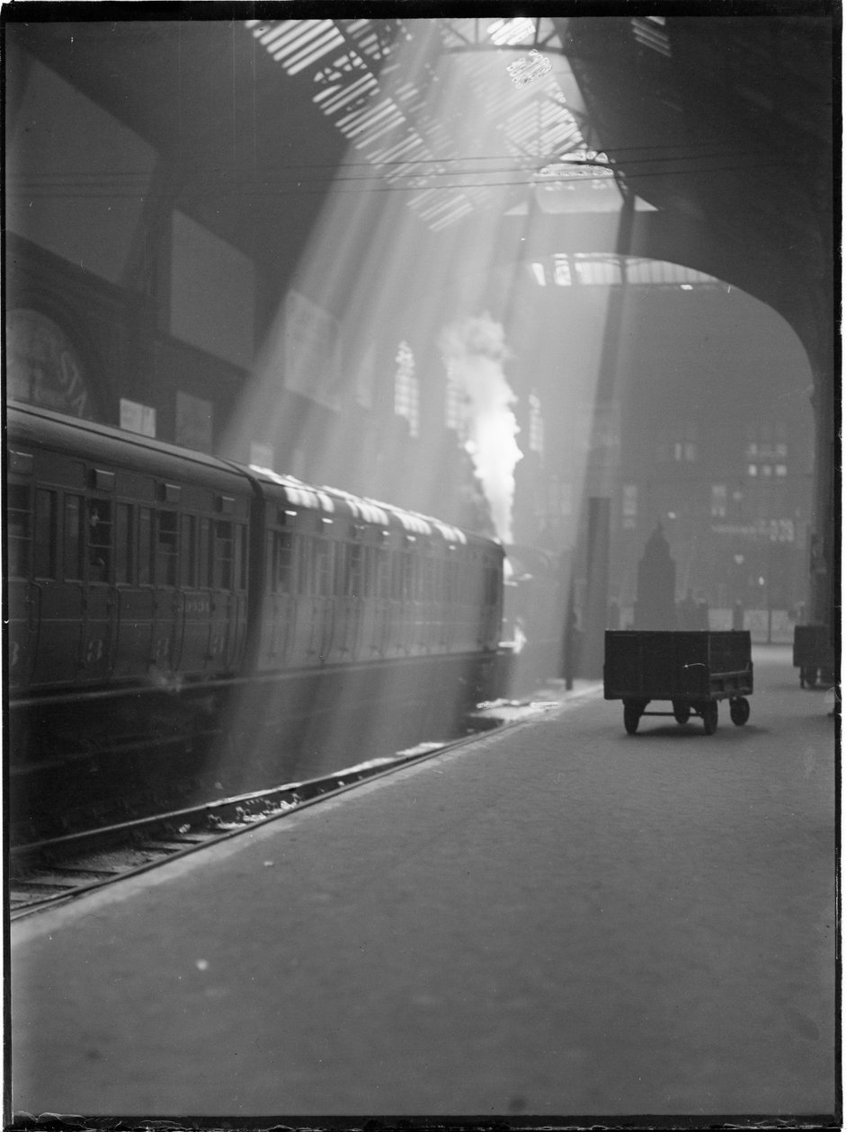 Liverpool Street Station, Liverpool Street, City of London, Greater London Authority, 1932. alkotó: Charles William Prickett