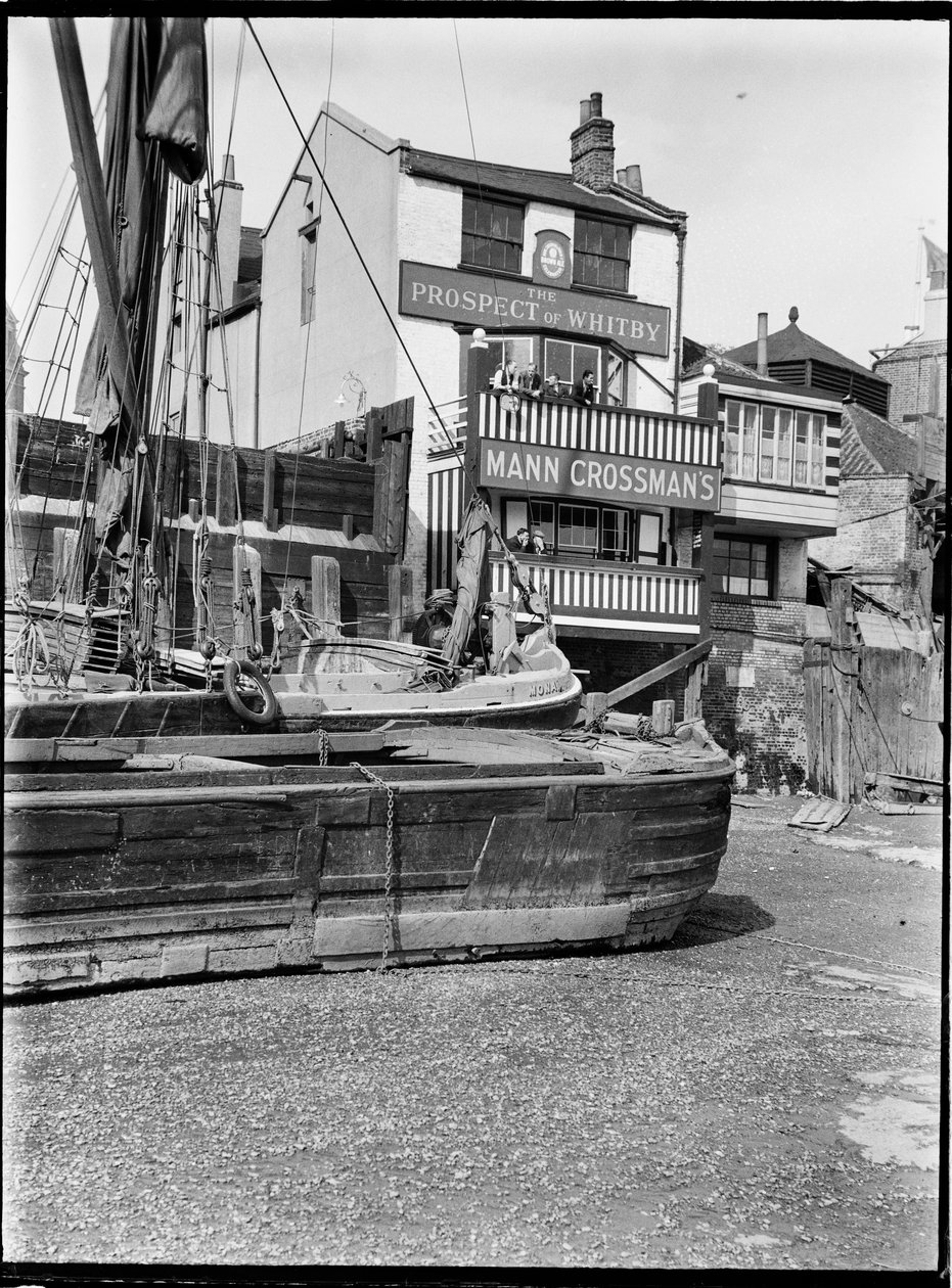 Whitby kilátása, Wapping Wall, Wapping, Tower Hamlets, Greater London Authority, 1930-as évek. alkotó: Charles William Prickett