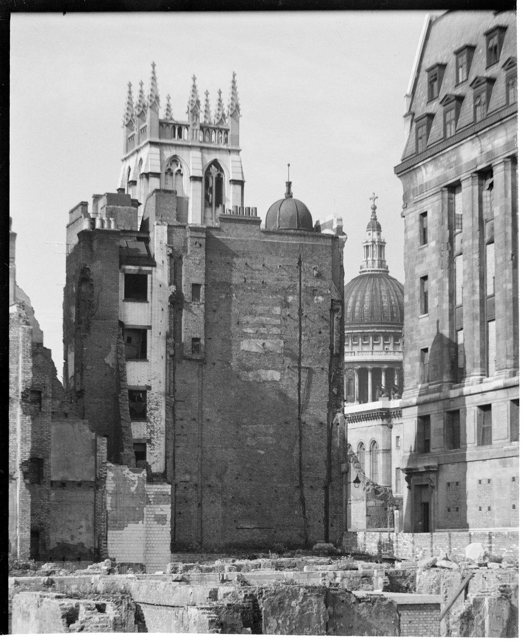 Szent Pál katedrális, Szent Pál templomkert, London City, London City, GLA, 1941-1945. alkotó: Charles William Prickett