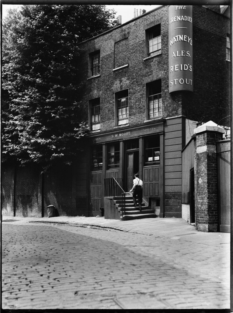 The Grenadier, Wilton Row, Belgravia, City of Westminster, Greater London Authority, 1935-1940. alkotó: Charles William Prickett