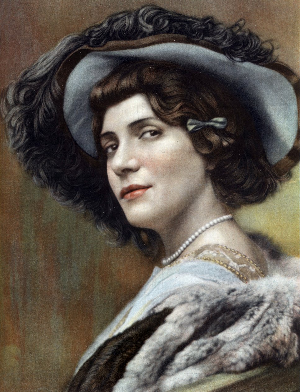 A francia komikus, Eve Lavalliere (1866-1929) Miquette szerepében RobertdeFlers "Miquette et sa mere" című darabjában. Fotó: Cheri Rousseau a "Le Theatre" című francia lapból december 11. alkotó: Cheri Rousseau
