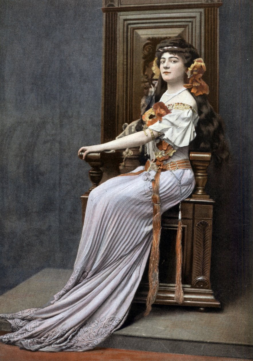 Ketty Lapeyrette operaénekes (1884-1940) Dalila szerepében a "Samson et Dalila" operában, fényképe Cheri Rousseau a "Le Theatre" című francia lapból, 1908. augusztus alkotó: Cheri Rousseau