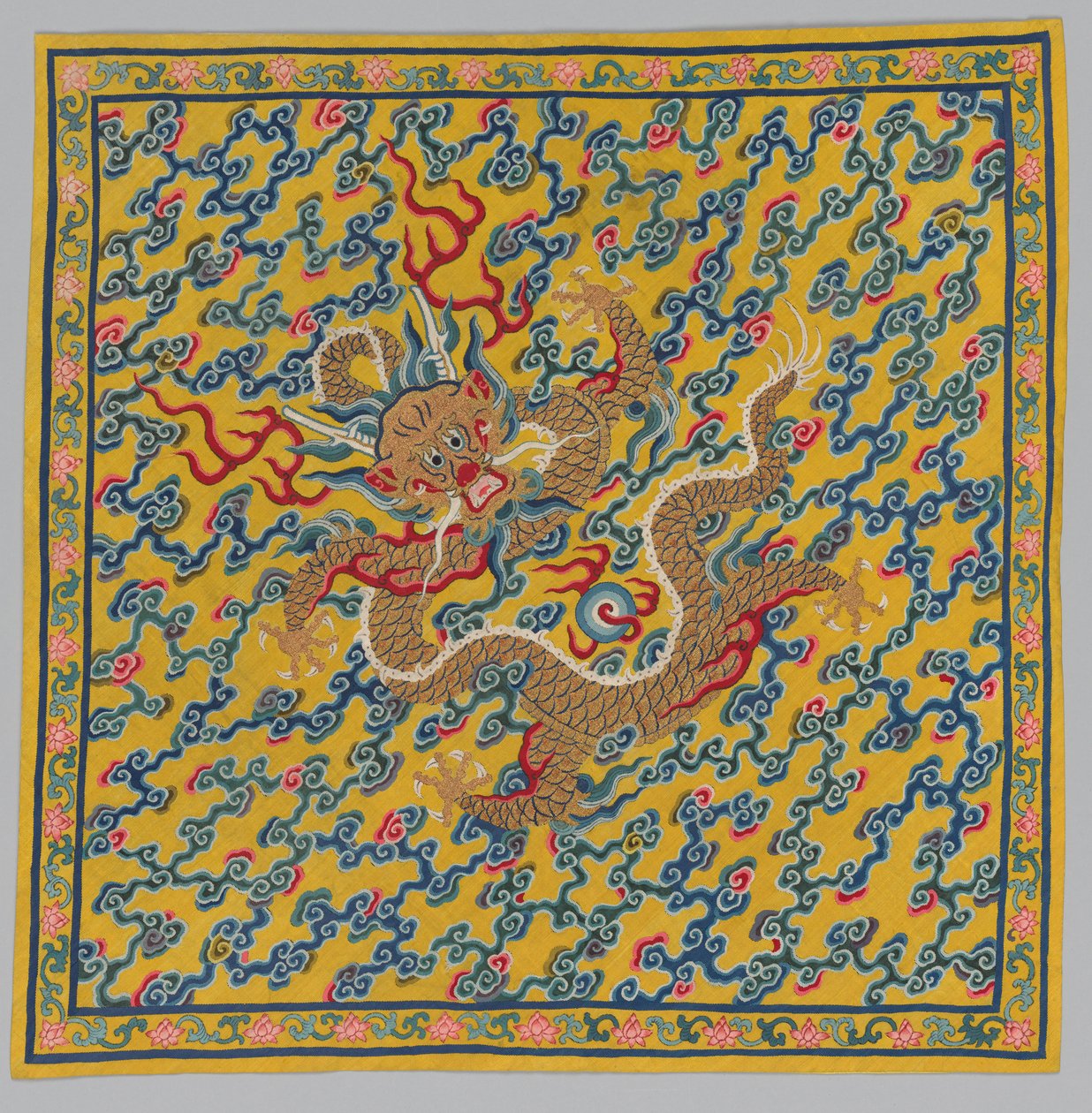 Csomagoló a gobelintekercshez A tiszta és sáros víz keveredése a Jing és a Wei folyók találkozásánál alkotó: China, Qing dynasty
