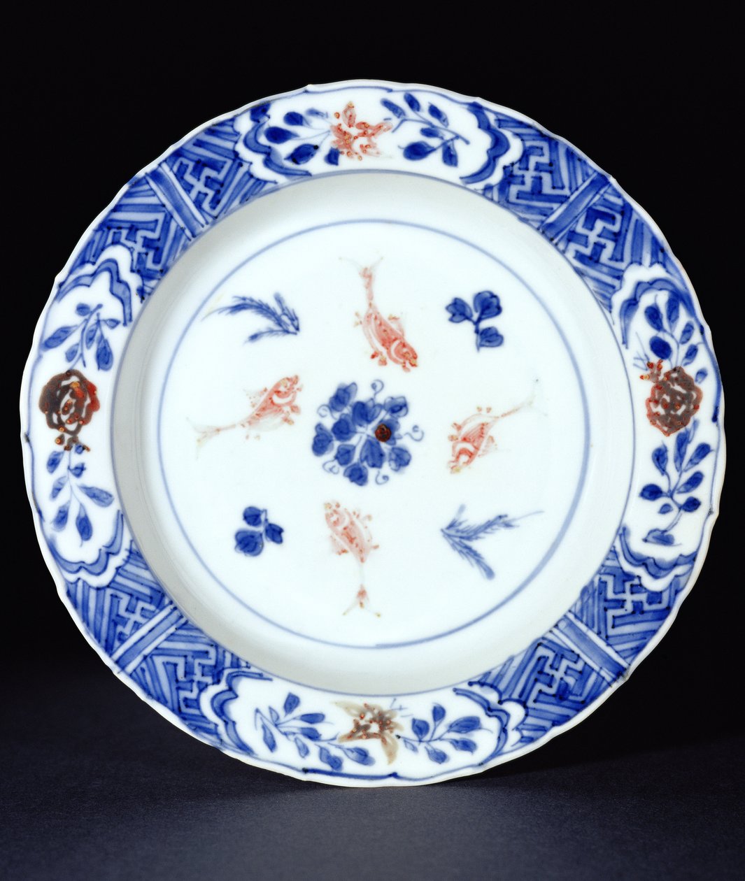 Máz alatti kék színű tányér rézvörös árnyalatokkal, késő Ming-dinasztia, 1630 körül (porcelán) alkotó: Chinese School