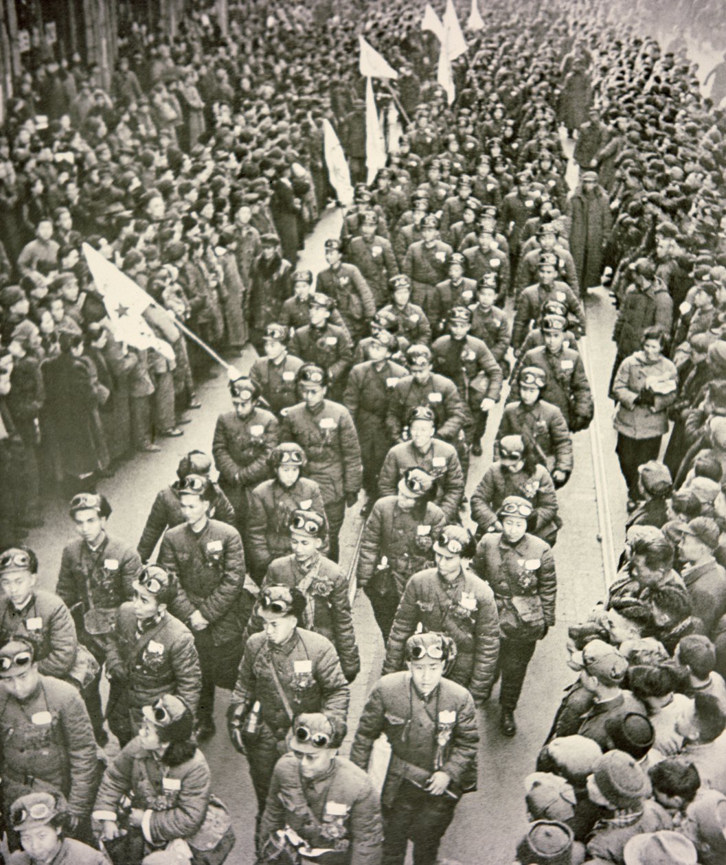 A Kínai Orvosi Testület 1951-ben Sanghajból Koreába indul (f/w fotó) alkotó: Chinese Photographer