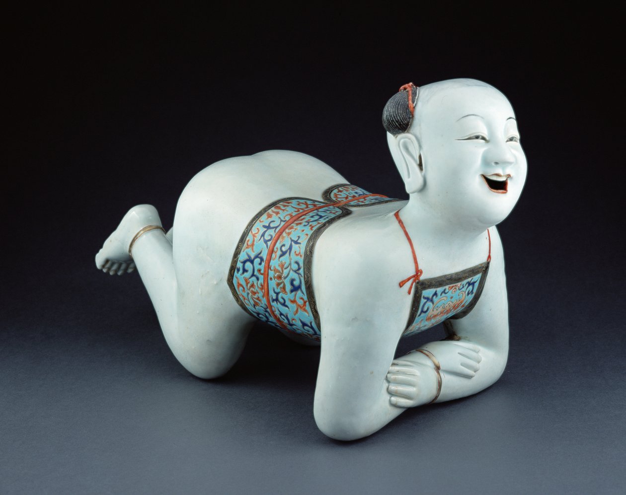 Kínai porcelán párna félmeztelen fiú formájában (porcelán) alkotó: Chinese School