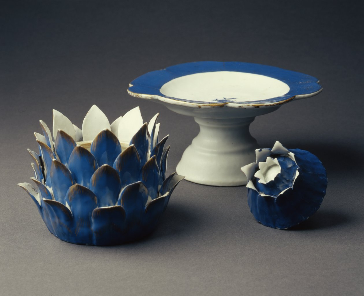 Zöldségforma, borító és tazza, Jiaqing-korszak (1796-1820) 1800 körül (porcelán) (lásd még: 314544) alkotó: Chinese School