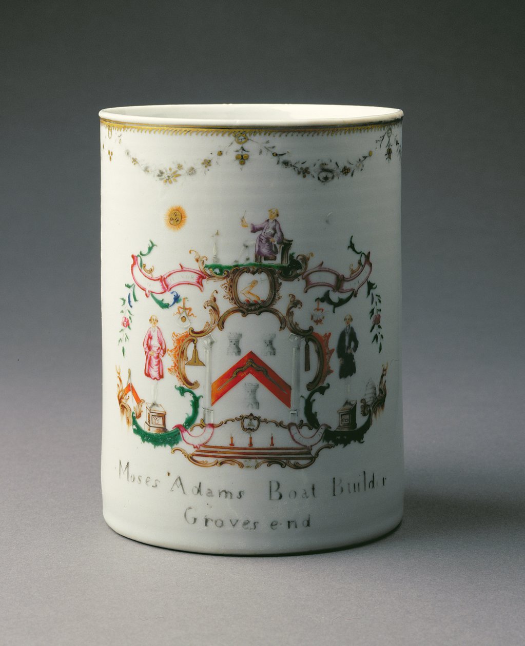 Egy fegyveres bögre, Qianlong-korszak (1736-95) 1775 körül (porcelán) alkotó: Chinese School