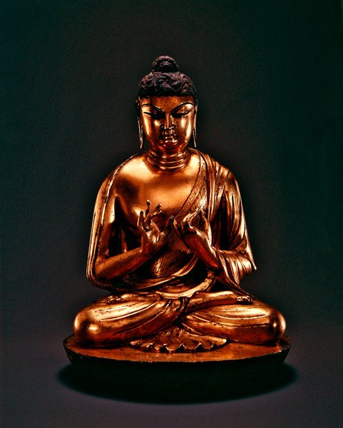 Buddha Vairocana (Dari), Tang-dinasztia (618-907), 8. század eleje (aranyozott ólmozott bronz) alkotó: Chinese School