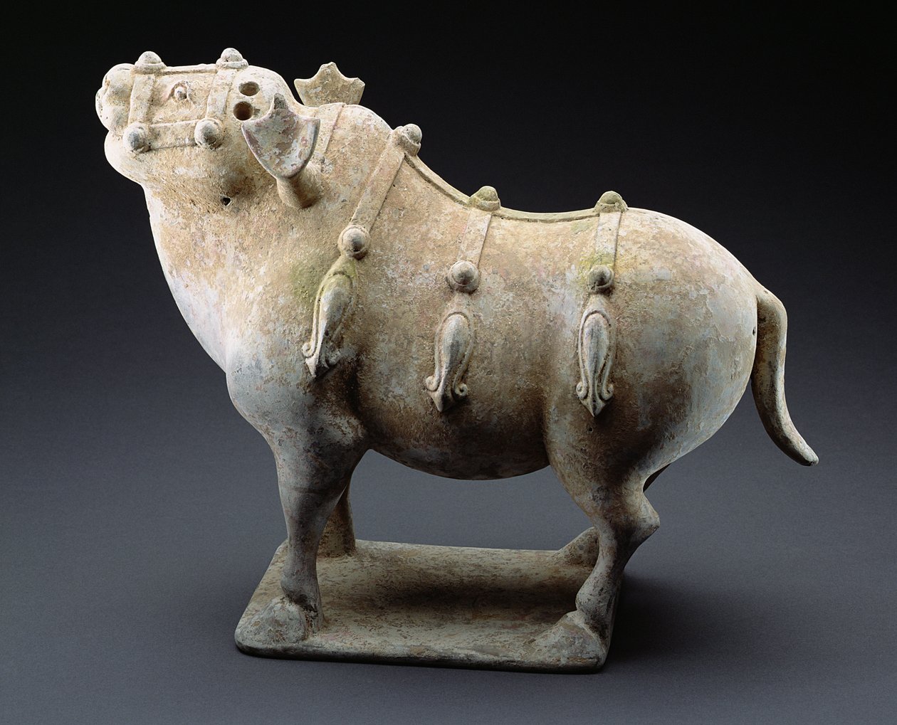 Bull, Hadakozó Államok időszaka, ie 1027-220 (cserép) alkotó: Chinese School