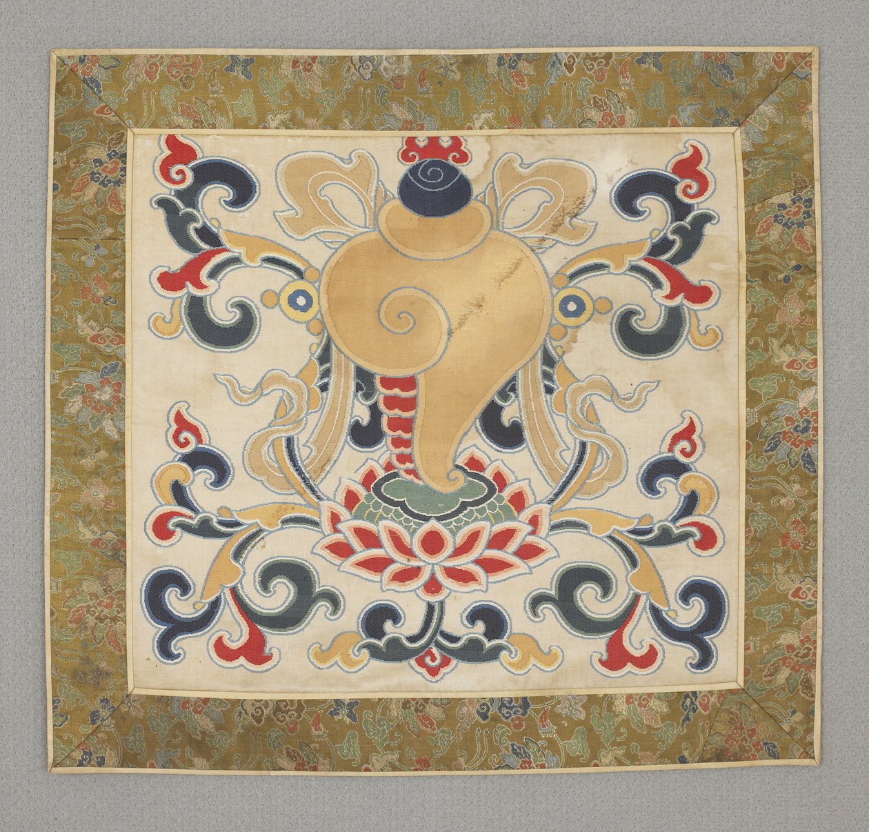 Nyolc buddhista értékes holmi, kagylóhéj, 17. század alkotó: Chinese School