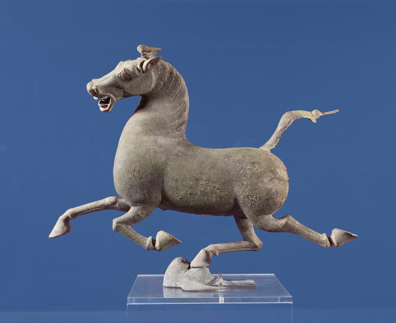 Vágtató ló egy patával, fecskén pihenve, a Wu-wei sírjából, Kansuban, Kelet-Han-dinasztia (bronz) alkotó: Chinese School