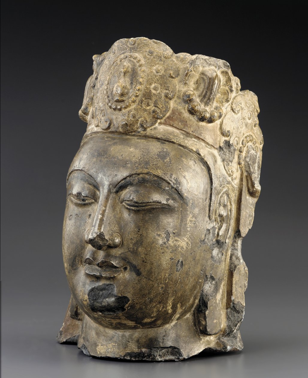 A Bodhisattva Mahasthamaprapta (Ta-shih-chih) osztály vezetője, 550-577 alkotó: Chinese School