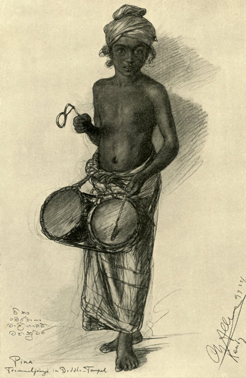 Pina - dobos fiú egy buddhista templomban, Kandy, Ceylon, 1898. alkotó: Christian Wilhelm Allers