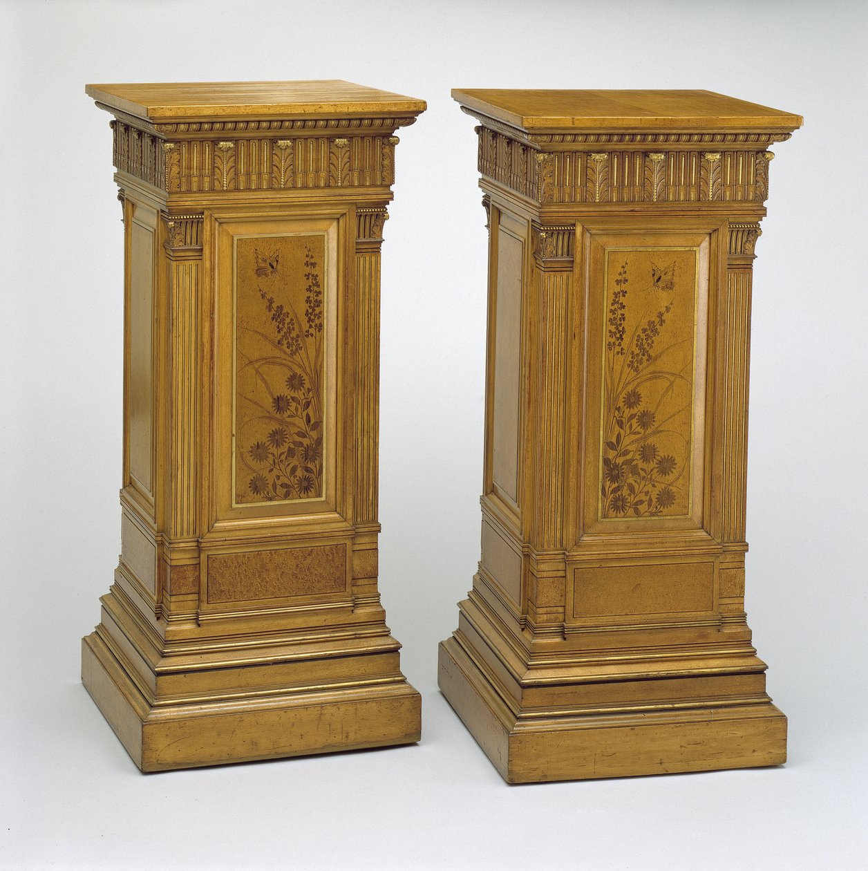 Talapzat alkotó: Christian and Gustave  Herter