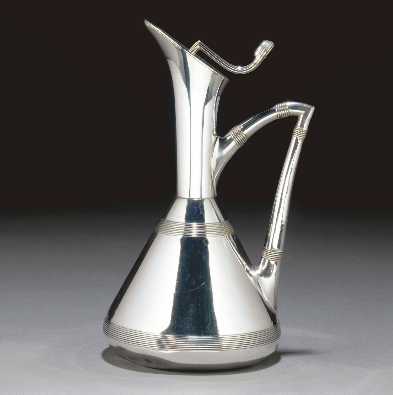 Egy Ewer alkotó: Christopher Dresser