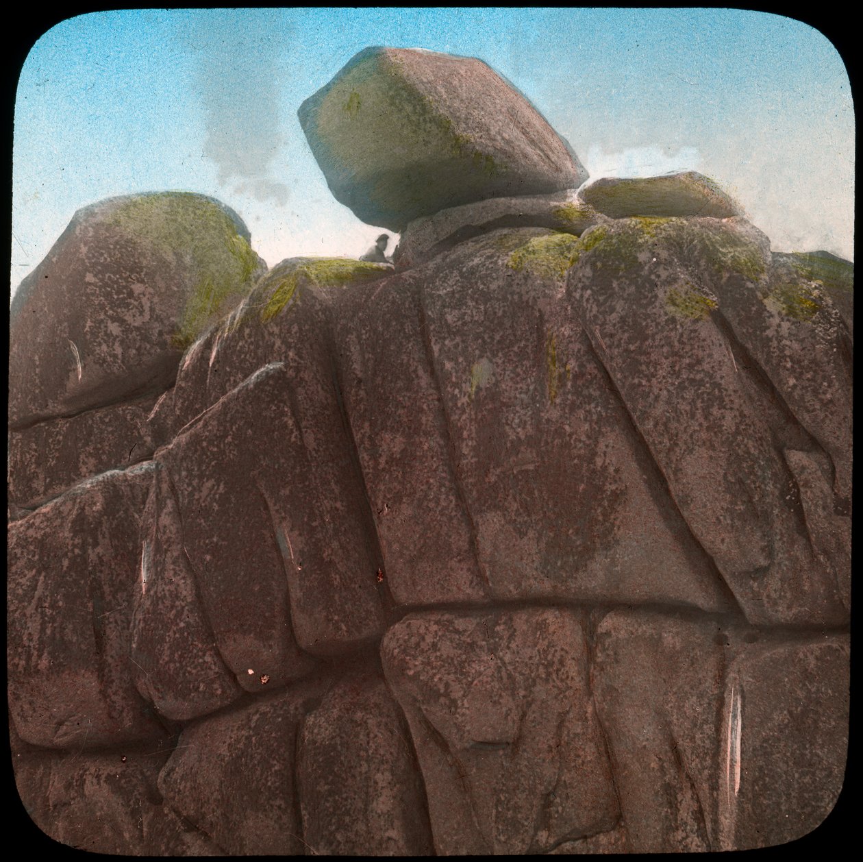 Logan Rock, Treen közelében, Cornwallban, a 19. század végén vagy a 20. század elején alkotó: Church Army Lantern Department