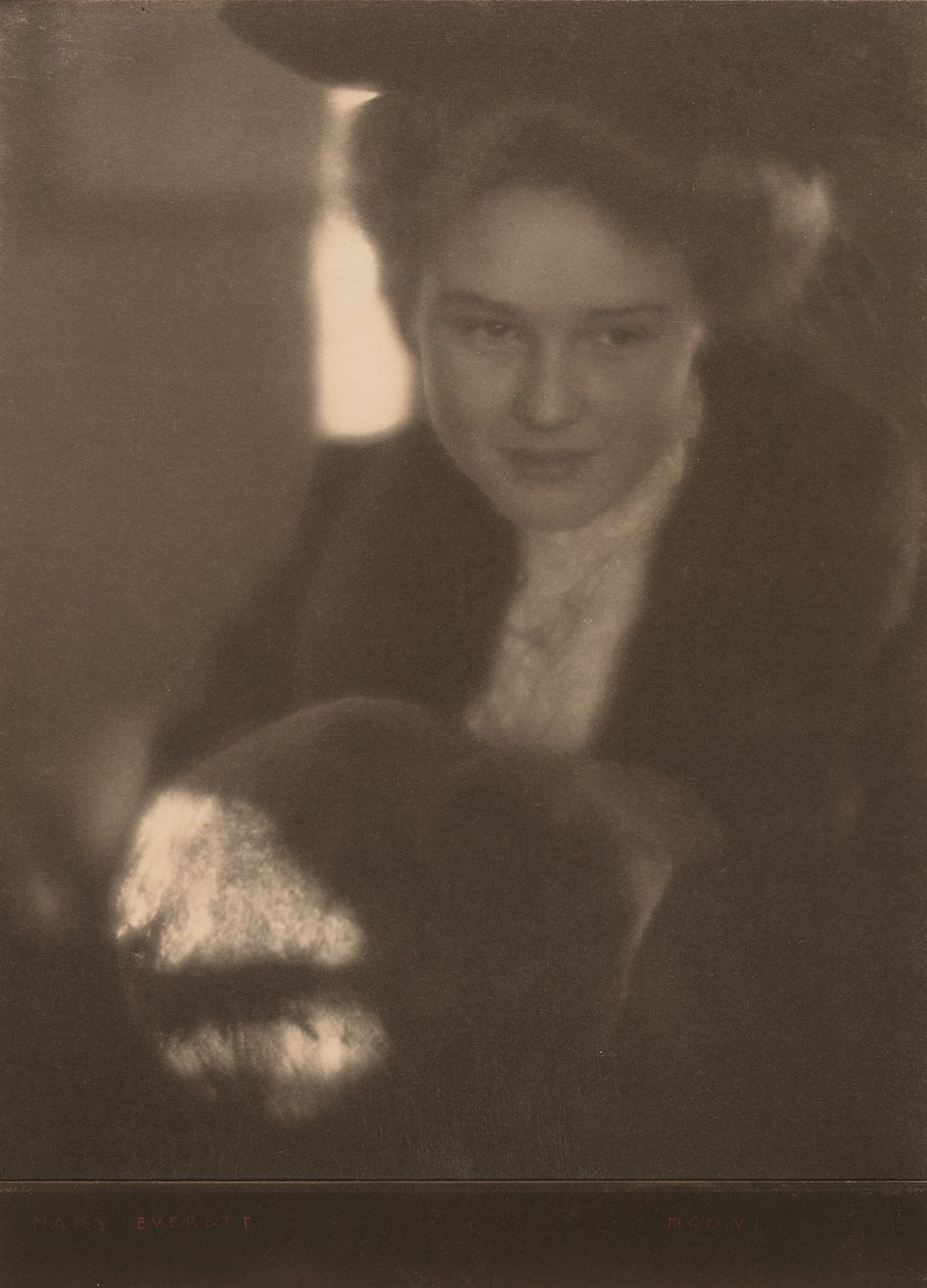 Lány muffal alkotó: Clarence H. White