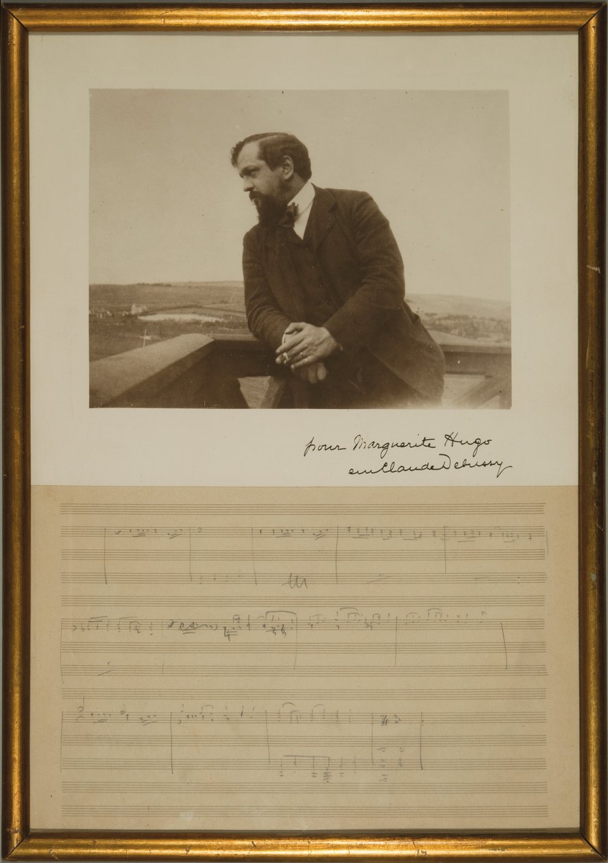 A „King Lear” zenei kéziratos oldala, Emma Debussy által írt portréval, 1904. december (papíron ceruza és fekete-fehér fotó) alkotó: Claude Debussy