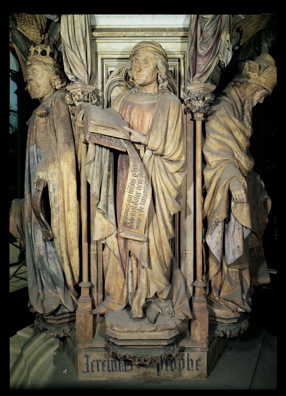 Jeremiás (középen), Dávid (balra) és Zakariás (jobbra), a Mózes-kút hatszögletű talapzatának figurái, 1395-1404. alkotó: Claus and Malouel, Jean Sluter