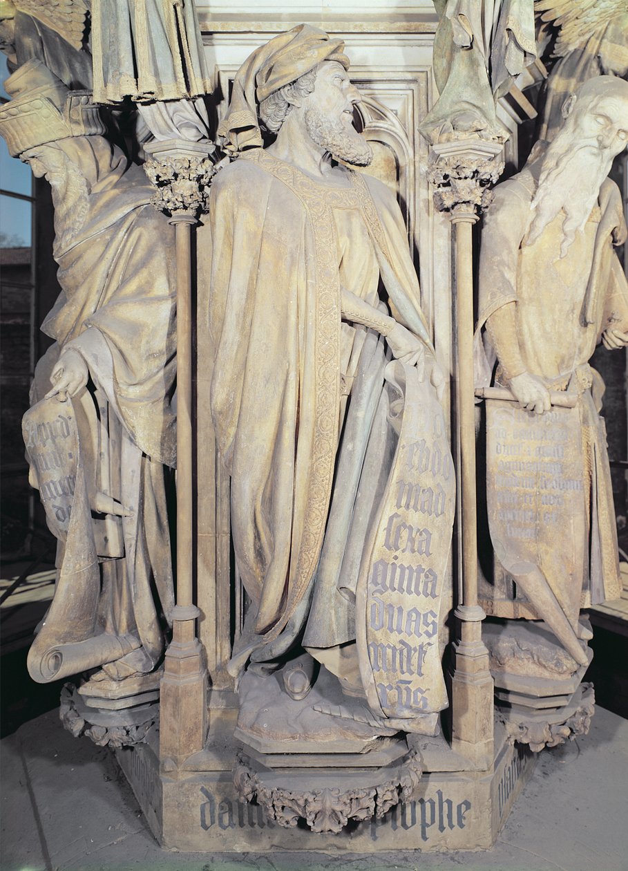 Mózes kútja, a hatszögletű talapzat részlete Dániel (középen), Zakariás (balra) és Ésaiás (jobbra) alakjaival 1395-1404 alkotó: Claus and Malouel, Jean Sluter