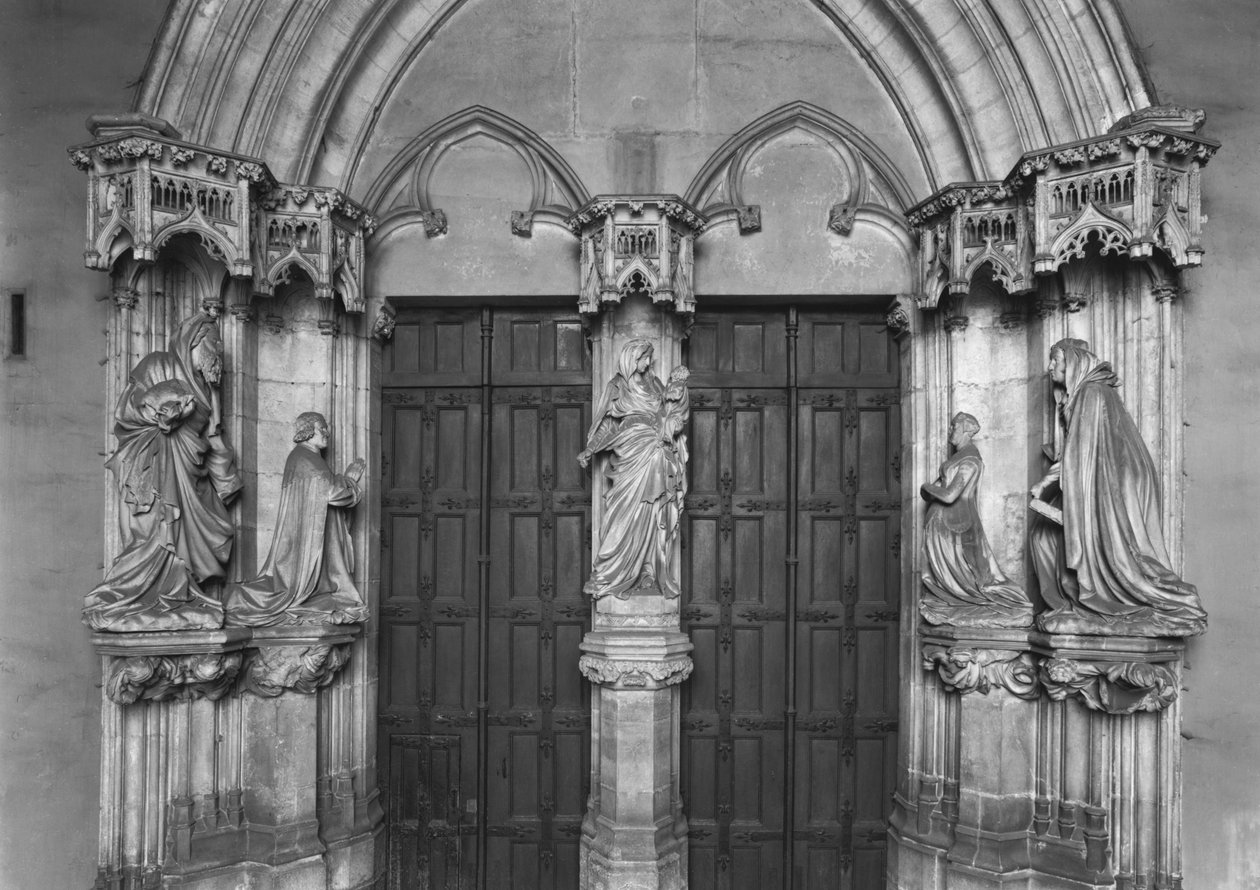 Portál a Szűz Máriát és a Gyermeket, Bátor Fülöpöt és Keresztelő Szent Jánost, III. alkotó: Claus and Malouel, Jean Sluter