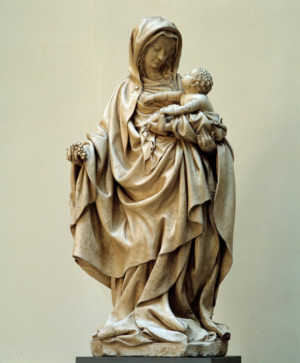 Claus de Werve-nek (1380-1439) a Claus Sluter iskolájából származó szűz szőlővel szobor. 15. század. Auxonne-i templom (Cote d