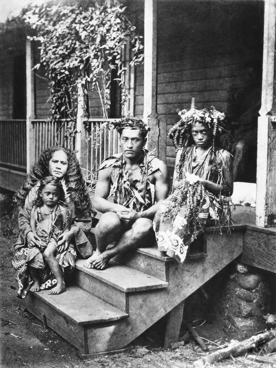 Tahiti család, illusztráció a "Tahiti" című, 1882-ben Londonban kiadott könyvből. alkotó: Colonel Stuart Wortley