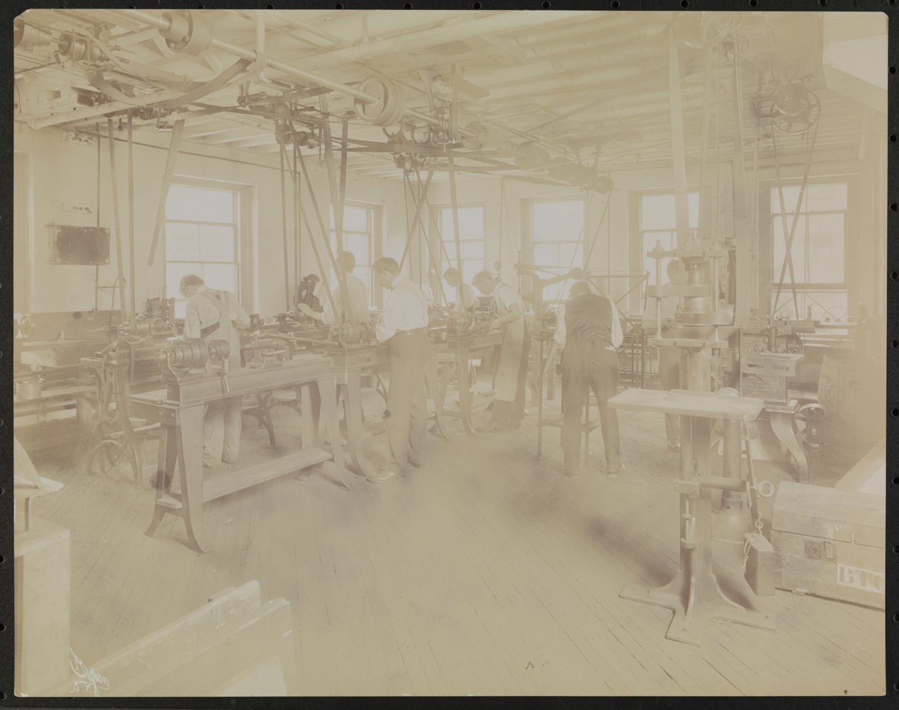 Dressler & Co. Factory, Motion Picture Machines, New York alkotó: Company Byron