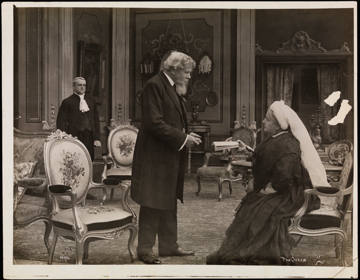 Fénykép a "Sixty Years a Queen" című filmből, 1914 körül (f/w fotó) alkotó: Company Byron